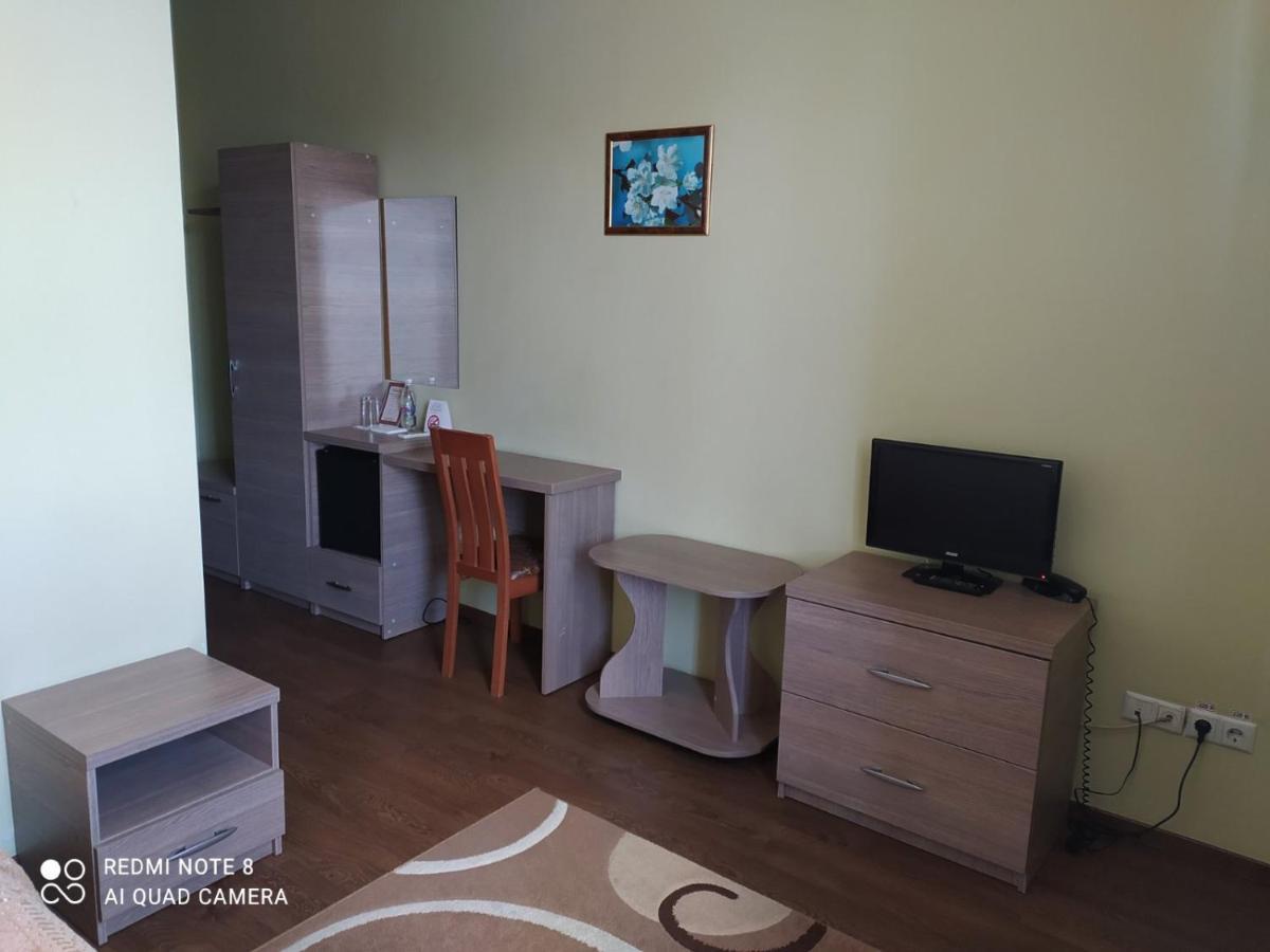 Готель Дежавю Berdychiv Exterior foto